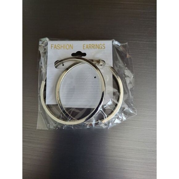 Earrings  4 for $20. 💎 - Picture 1 of 3
